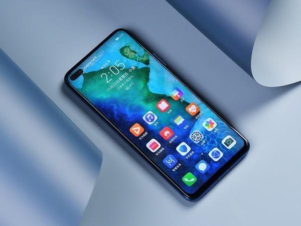荣耀V30 PRO 5G搭载6.57英寸的双摄魅眼屏