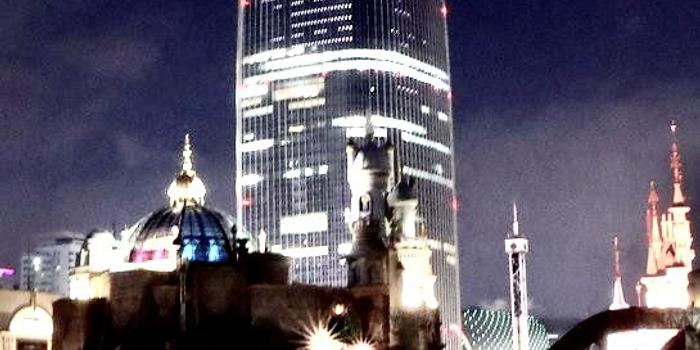 震撼!韩国555米最高大楼打出中文字幕:武汉加油