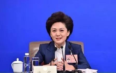 央视主播海霞：离退休人员快看，2020年别做最后一个知道的！