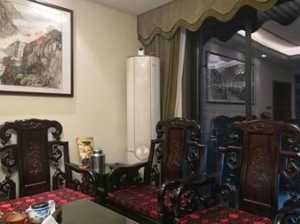 (图为沈先生家里的格力风无界新风空调)