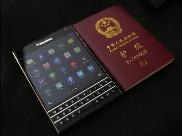 黑莓Passport