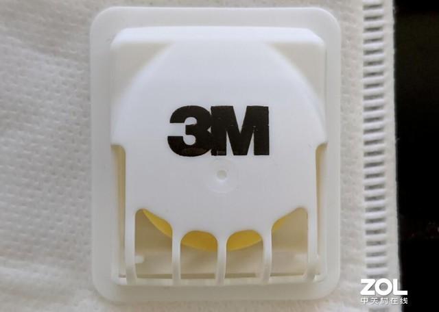 注意3M是特殊字体,印刷清晰,呼吸阀边角光滑
