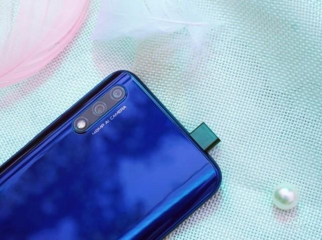 荣耀9X 4GB+64GB售价1099元