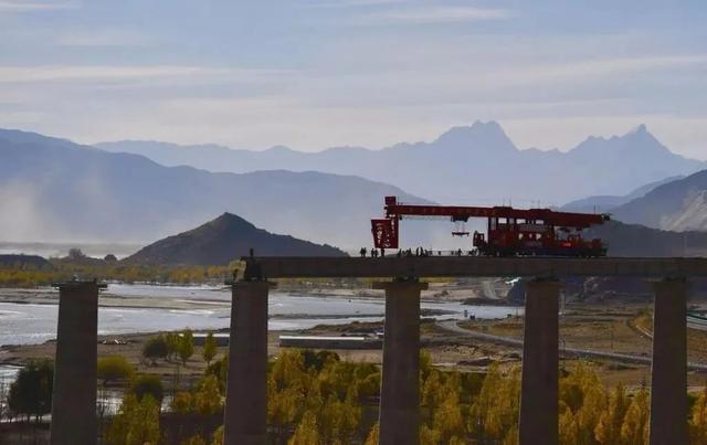 重磅｜川藏铁路雅安至林芝段今年开建，建成通车后从成都到拉萨只需12小时左右