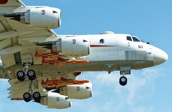 挂载了4枚新型空射反舰导弹的P-1海上巡逻机(美国外交学者网站)