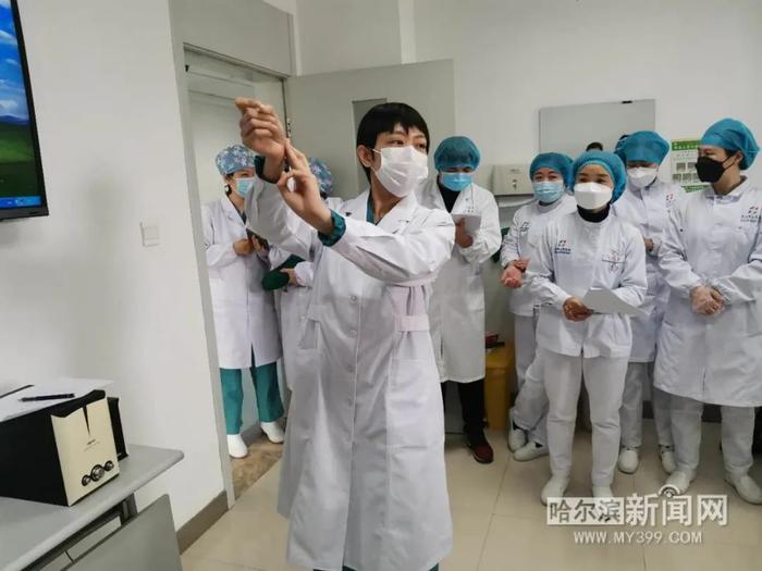 连线孝感丨那个每天拥抱患者3次的漂亮护士剪了长发 成了汉川的“开心果”