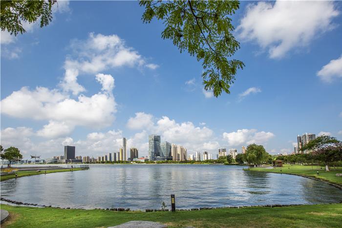 在家看天下·每日一景丨江苏宜兴：氿润江南宜城美