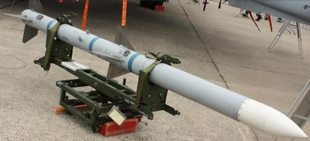 ▲AIM-120中程空空导弹