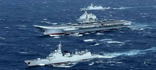 ▲2017年1月11日-12日,“辽宁”号航母首次穿越台湾海峡
