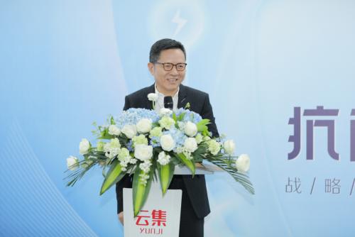 薛伟成发表致辞