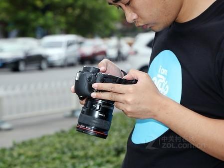 图为:佳能5D Mark IV(24-105mm)套机