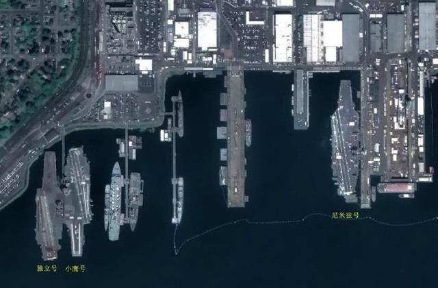 图为中国某卫星拍摄的美国海军基地照片