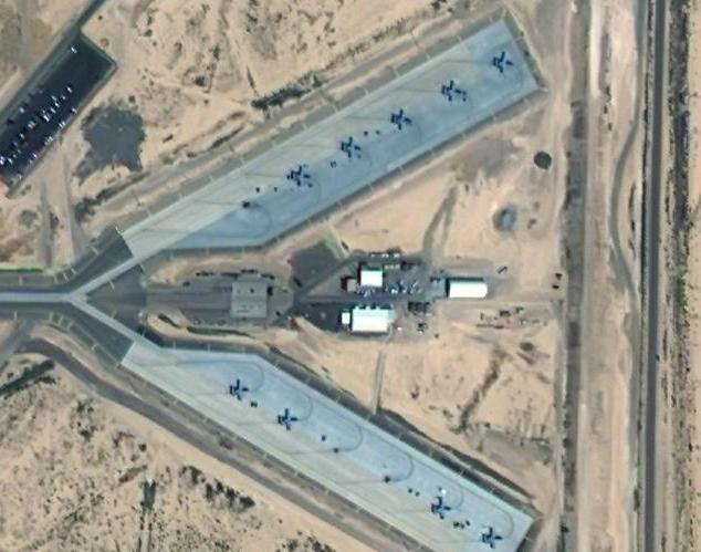 图为中国某卫星拍摄的美国空军基地照片