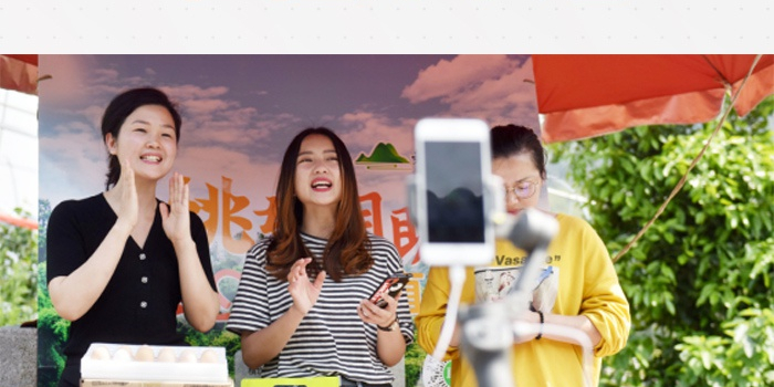 中二日记直播 w700h350z1l10t10d82.jpg