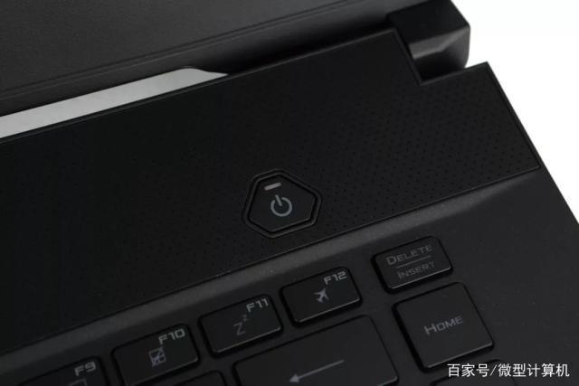 ▲键盘左上方保留了音量调节、麦克风开关和Armoury Crate软件快捷键