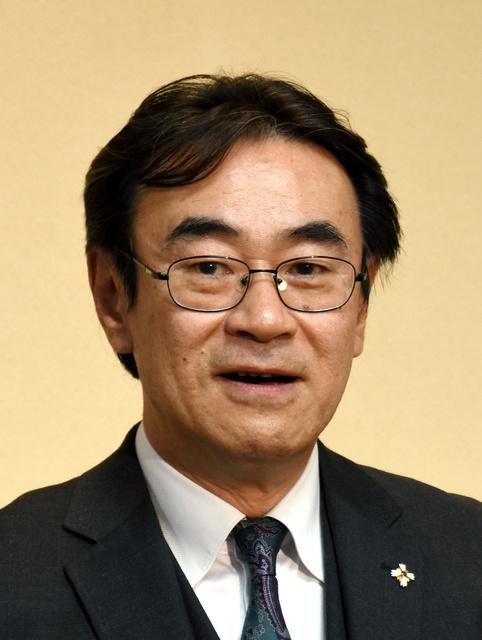 黑川被指和安倍“走得很近”(朝日新闻)