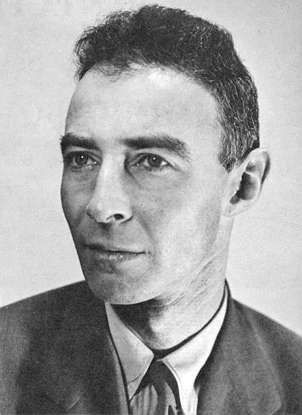 奥本海默(拍摄于 1944 年)|图片来源:Wikipedia