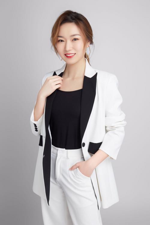图为马楚茗老师形象照