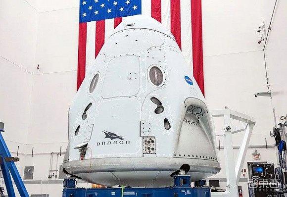 ▲SpaceX Dragon Crew飞船的乘员舱