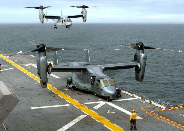 资料图片:美海军陆战队MV-22运输机从两栖攻击舰上起飞。(美国防部官网)