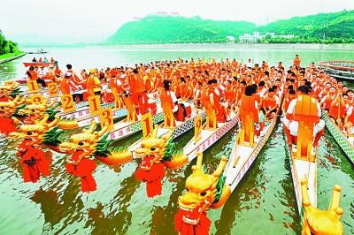太子河上赛龙舟 林林摄/光明图片