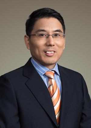 (浙江大学管理学院教授、《南存辉:行稳致远》作者之一)