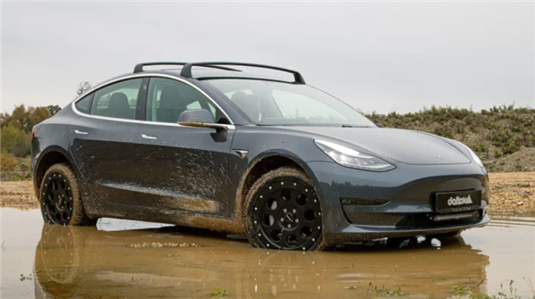 特斯拉Model 3越野改装版(图源来自网络)