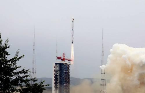 天启10号低轨物联网卫星搭乘长征四号乙运载火箭成功发射(摄影 | 郑逃逃)