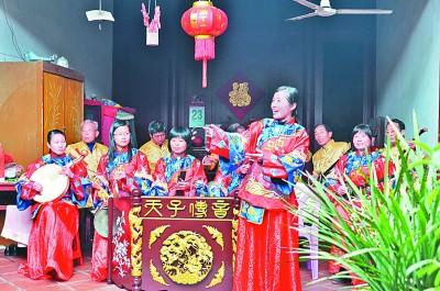 泉州市山腰街道庄氏祠堂中的北管演出 图片由作者提供