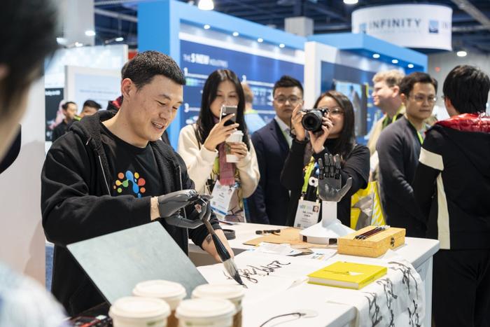 本文文章插图来源于BrainCo、壹图网,经授权使用
