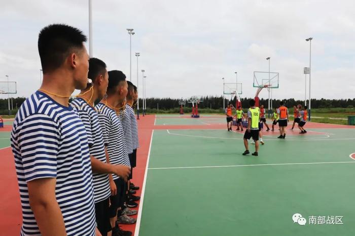 ▲学员练习判罚动作