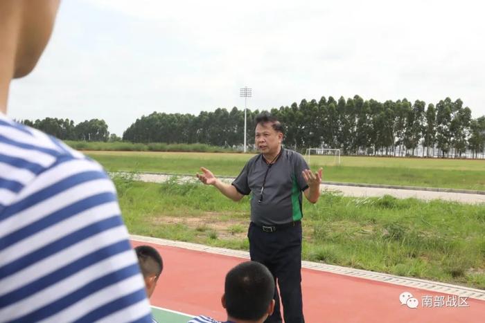 ▲ 老师讲解判罚要领