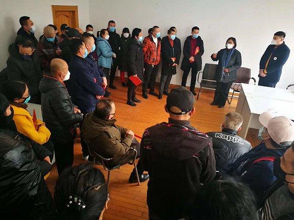 武汉疫情期间,付广荣组织重刑释放人员捐款。受访者供图。