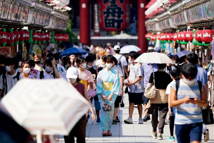 日本工薪阶层的工资基本是以年功序列为基础,即工资随着年龄增长,年龄越大工资越高。图/视觉中国