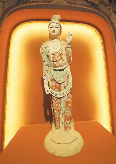 莫高窟第159窟菩萨立像(何鄂临摹)。 杜建坡摄