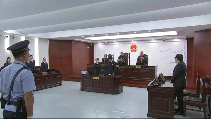 图为江苏省扬州市人民检察院派员出庭