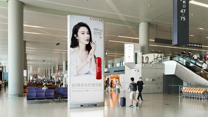 图为上美户外广告