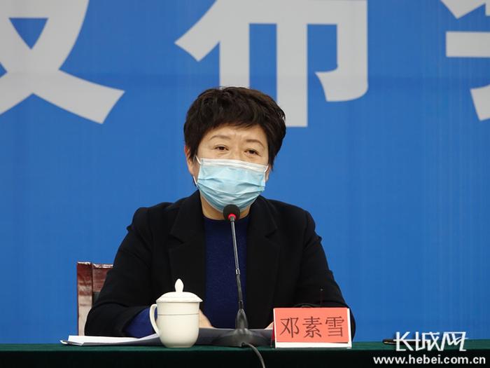 邢台市人民政府副市长邓素雪介绍疫情防控情况。长城网记者 刘俐验 摄