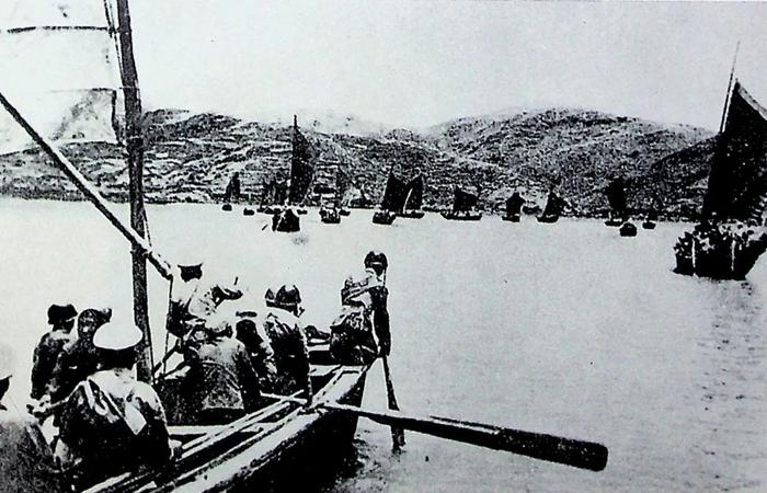 ▲渡海突击部队从内河向大榭岛进发