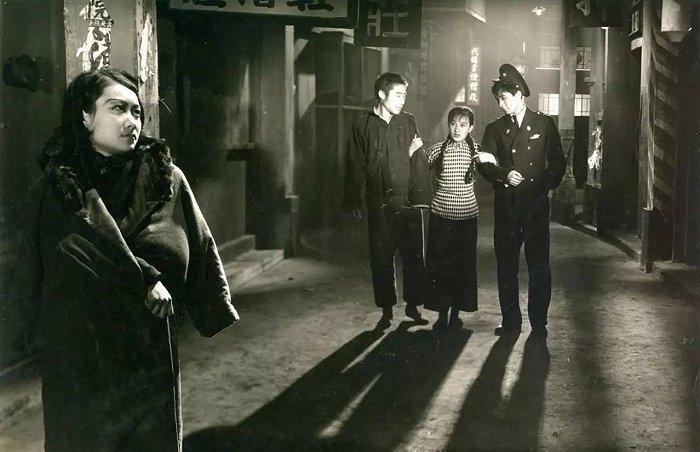 《马路天使》 图片来源:知乎