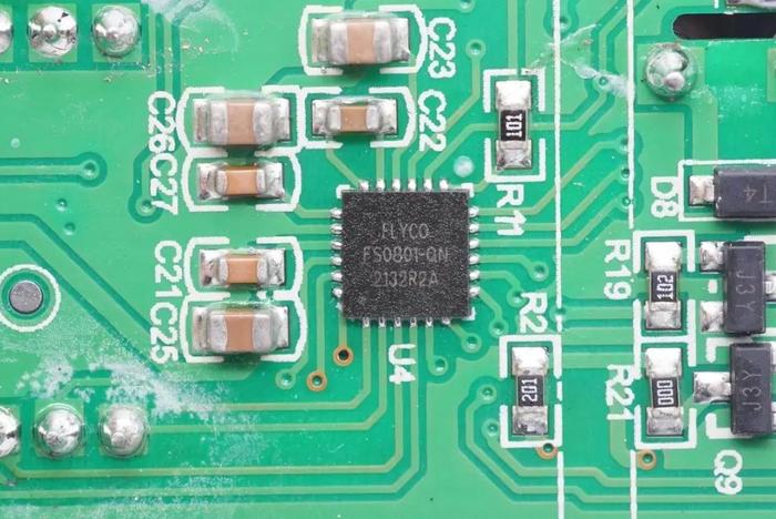 FLYCO飞科电动剃须刀用上了USB-C充电接口，拆开看看内部结构