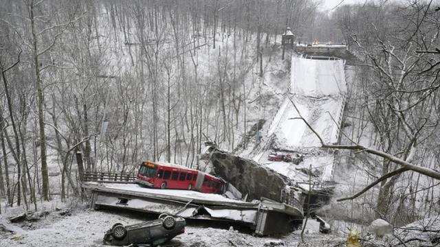 访问前夕桥梁倒塌致10人伤，拜登坦言基建落后到“难以置信”