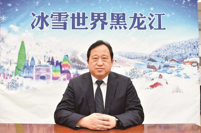 黑龙江省委宣传部副部长，省文化和旅游厅党组书记、厅长 陈哲