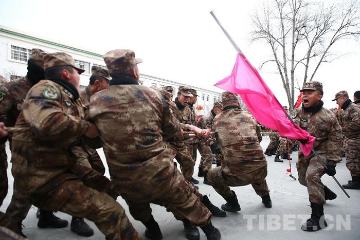 西藏拉萨警备区某团组织春节游园活动欢乐多