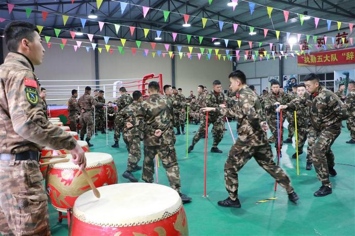 兵哥哥在部队怎么过年？看看军营里的庆新春活动都有啥