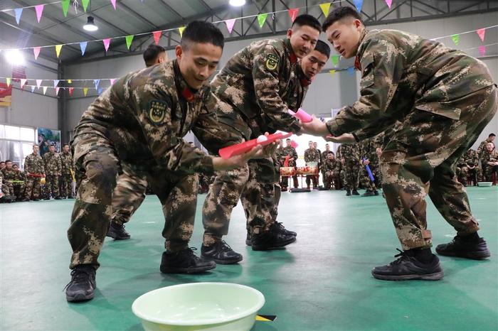 兵哥哥在部队怎么过年？看看军营里的庆新春活动都有啥