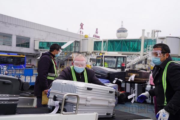 三峡机场春节假期运送旅客3.4万人次 同比增35%