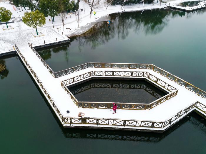 雪后河湖蜀峰湾银装素裹美景如画