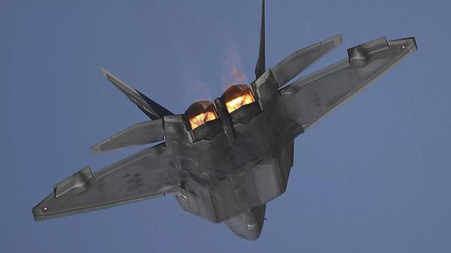 美国将在阿联酋部署F-22和导弹驱逐舰，以协助抵御胡塞武装