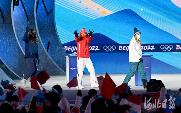 【聚焦北京冬奥会】自由式滑雪——女子空中技巧奖牌颁发仪式